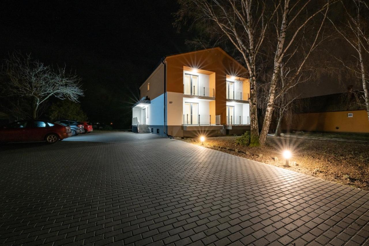 Penzion Pod Brezami** Neutra Exterior foto