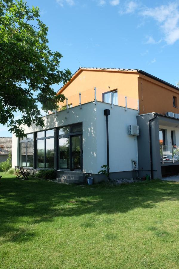 Penzion Pod Brezami** Neutra Exterior foto